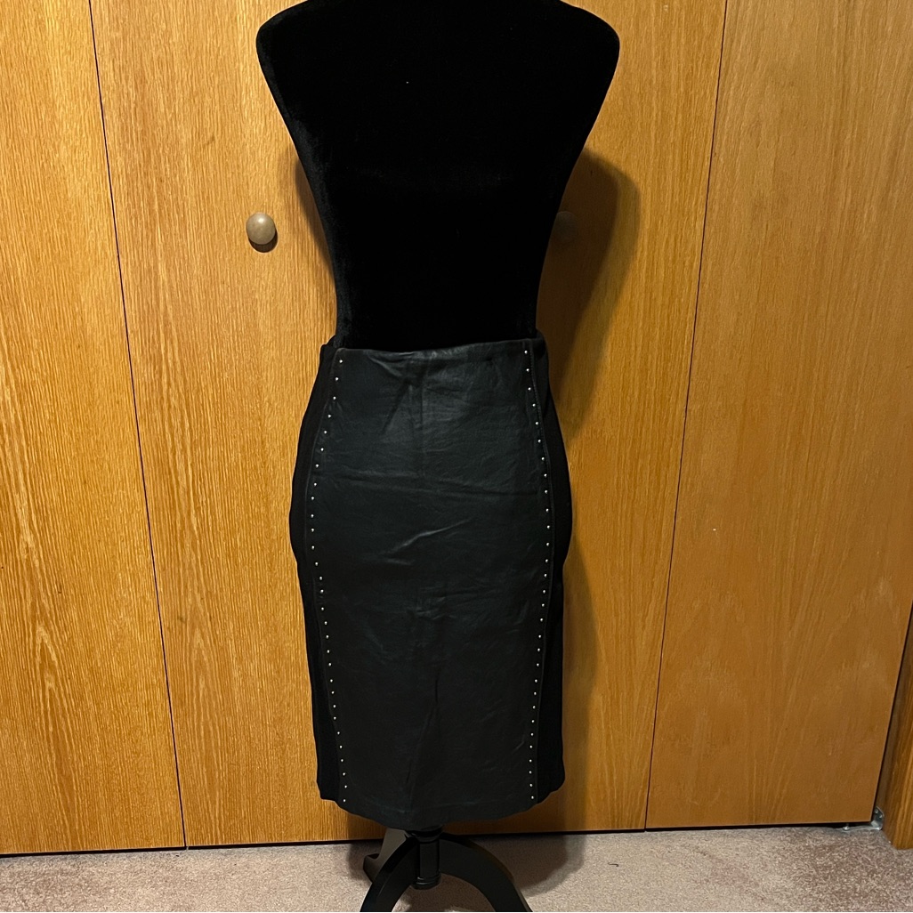 White House, Black Market, Leather, Studded, Pencil Skirt. Sz. 4. Good Cond.